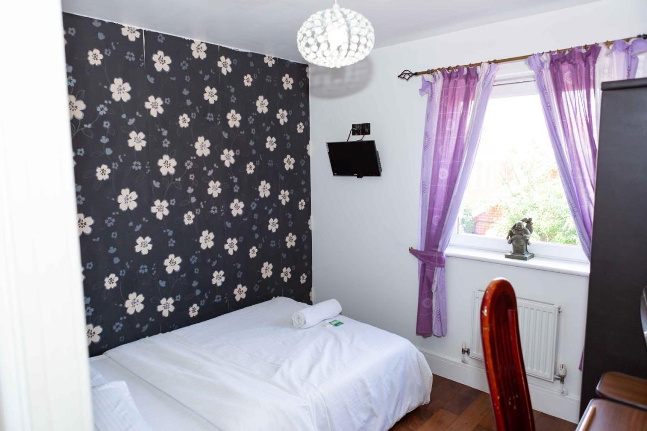 Heathrow Garden House - West Drayton, London - Benjamin Guest House Yiewsley Экстерьер фото